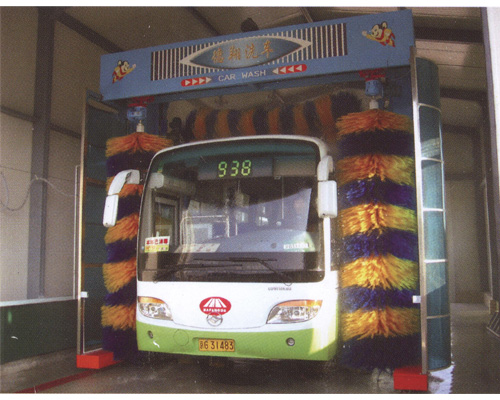 大巴洗車(chē)機(jī)1