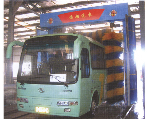 大巴洗車(chē)機(jī)2
